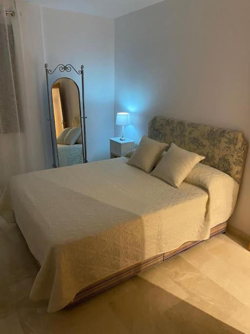 Central Estepona 3 Bed Apt With Pool And Parking Екстер'єр фото