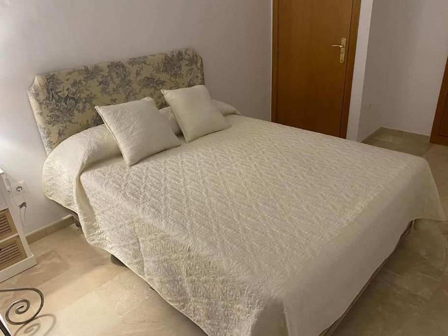 Central Estepona 3 Bed Apt With Pool And Parking Екстер'єр фото