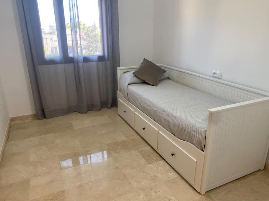 Central Estepona 3 Bed Apt With Pool And Parking Екстер'єр фото