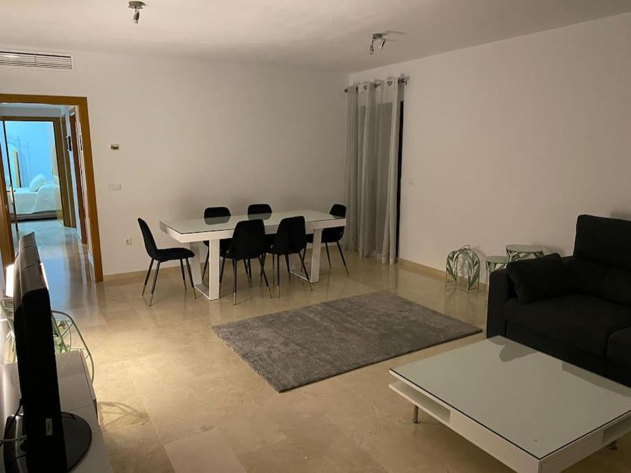 Central Estepona 3 Bed Apt With Pool And Parking Екстер'єр фото