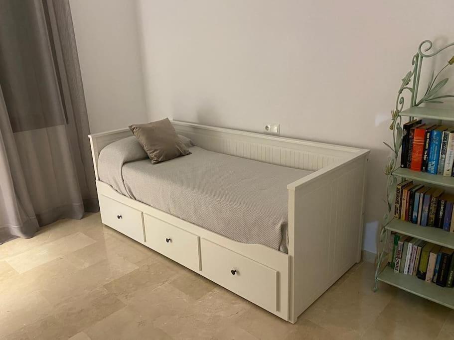 Central Estepona 3 Bed Apt With Pool And Parking Екстер'єр фото